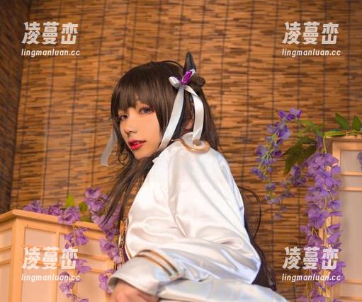 天台上的各色姿态，起起子vvvv的写真图册里，闲逛的时候收获了轻松的气质。