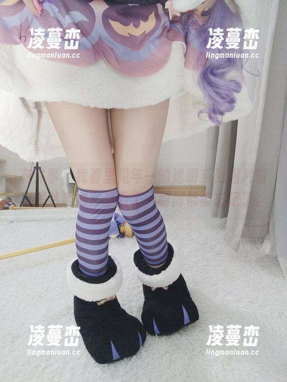 有件事，我看里见年一的透明系列图片时，居然沉浸在里面了，时间都被忘记了。