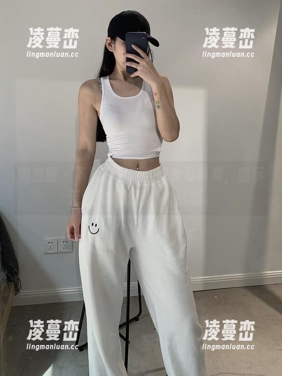微密圈 - 下载陈佩奇的修女写真集，暗示无法抗拒的那份神秘感。