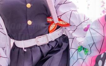 雨波_HaneAme在干嘛？推送免费礼服作品的同时，把我搞得一头雾水。