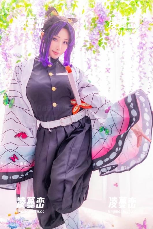 雨波_HaneAme在干嘛？推送免费礼服作品的同时，把我搞得一头雾水。