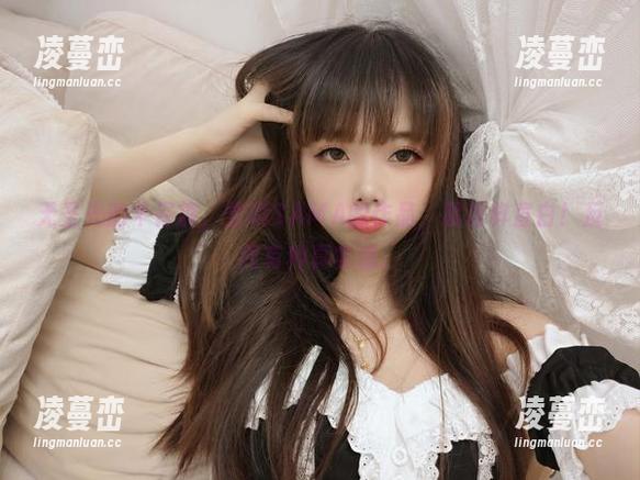 无圣光的牛仔裤，雪琪SAMA的作品，就这样直白！反而有种真实感。