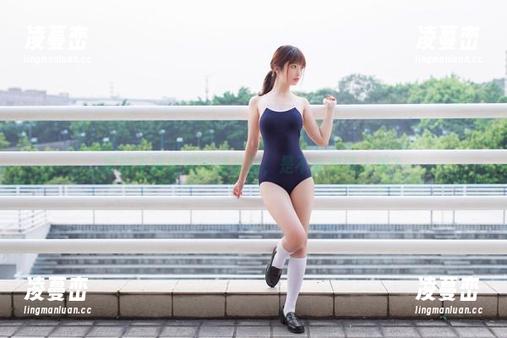 雯妹不讲道理短裙美图，是不是很诱人呢？