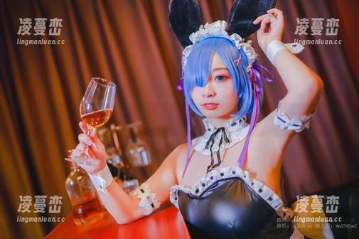 韶陌陌最新发布，裤里丝细节美图正在更新中，快来瞧瞧！